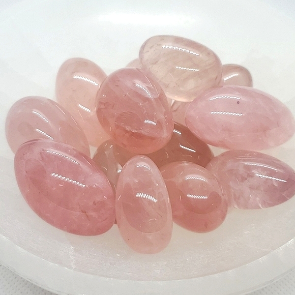 Starlight Rose Quartz Tumble Crystal w/ Rainbows & Flashes - Picture 16 of 16